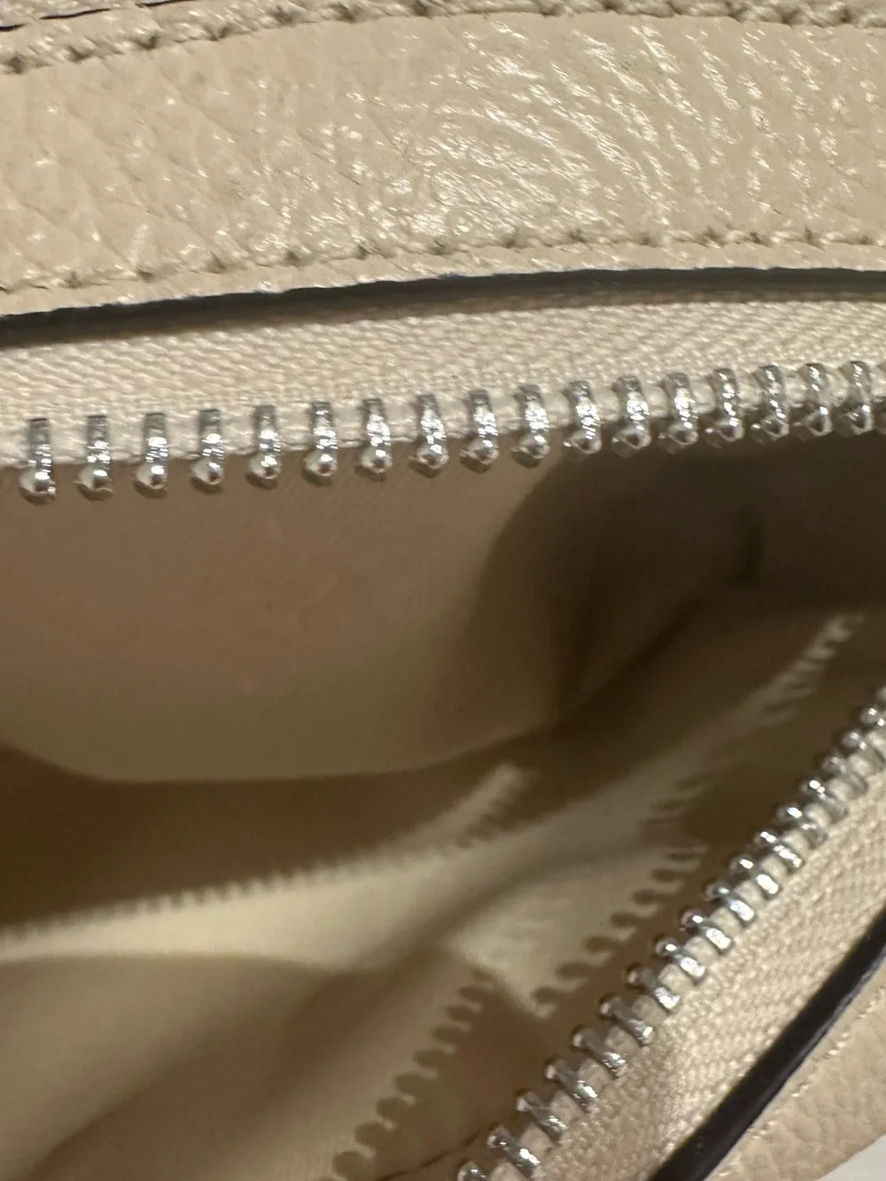 Tory Burch Perry Bombe Mini Shoulder Camera Bag in Cream White , Yellow Strap